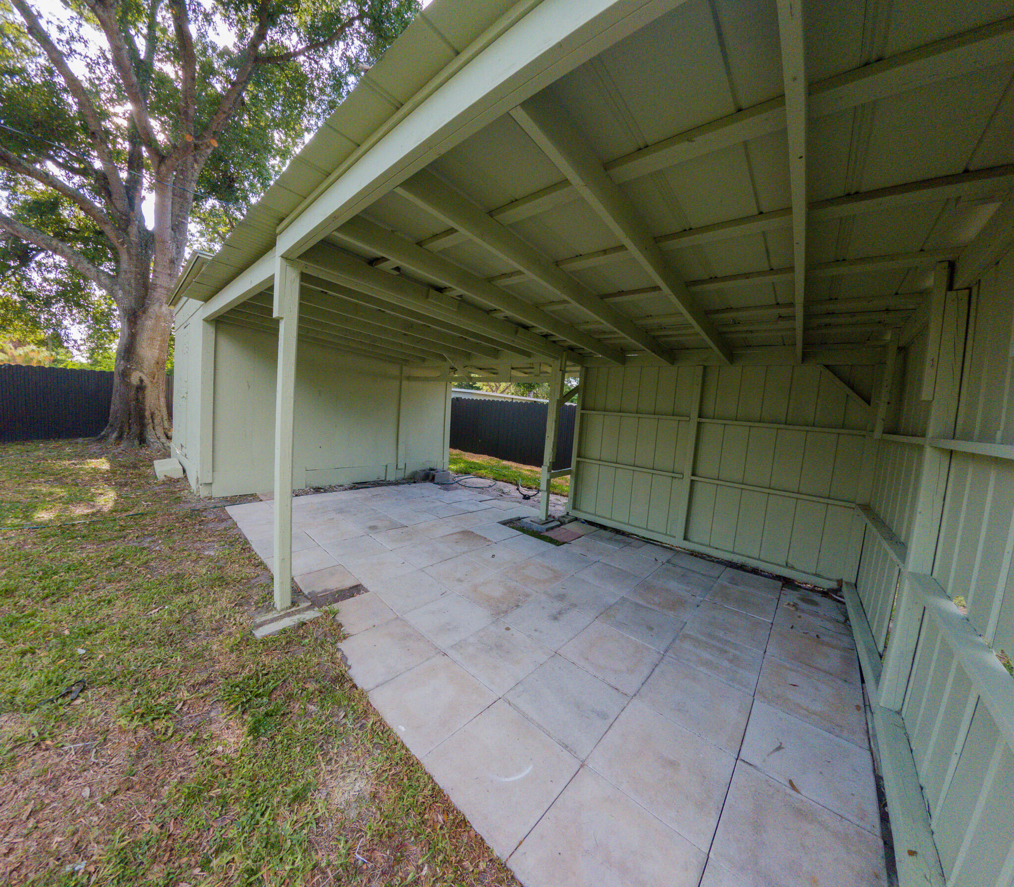 REPLAT OF PALM GARDENS BLK 4 LOT 15 (0.17 AC) - Residential Lease