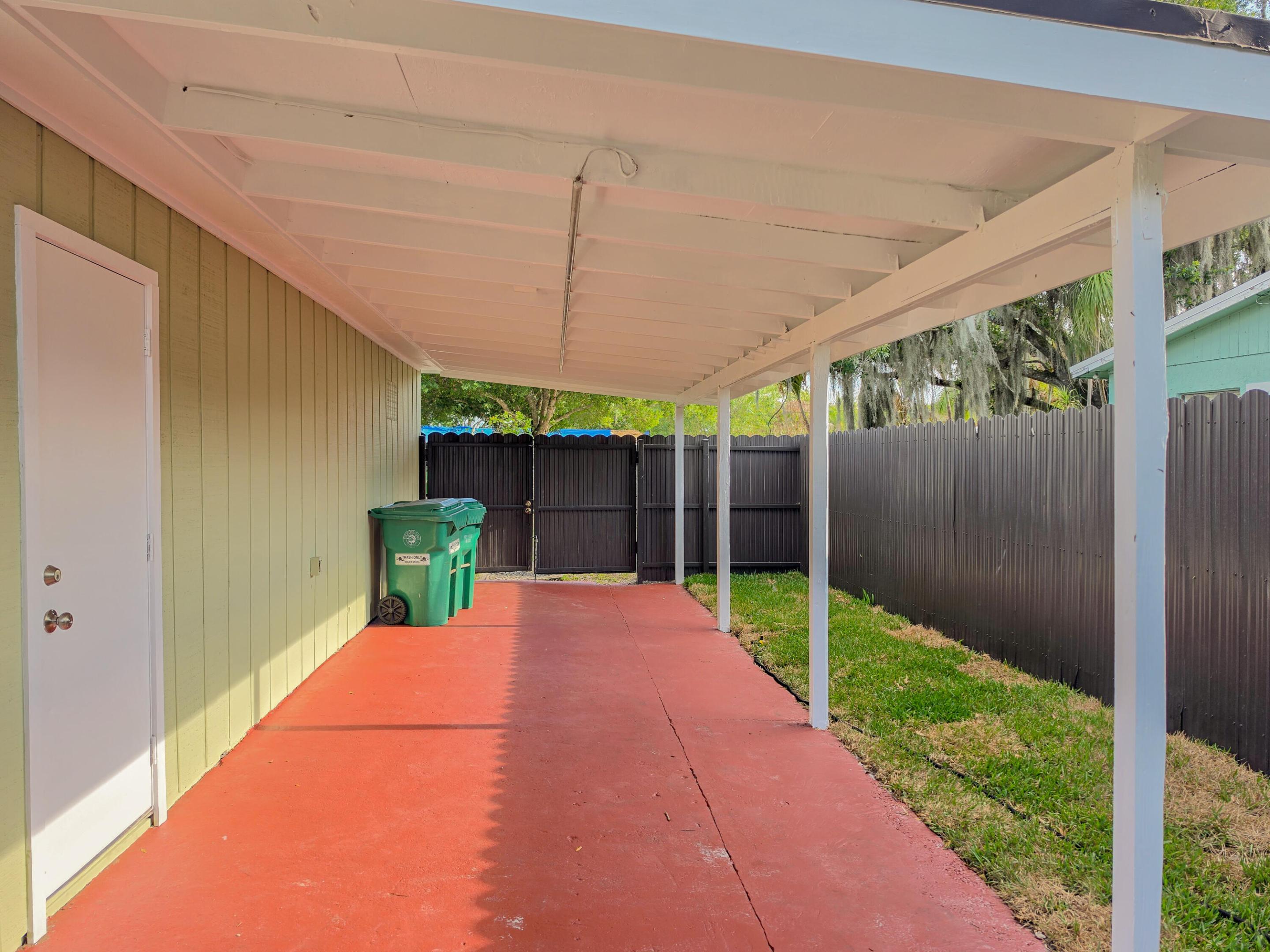 REPLAT OF PALM GARDENS BLK 4 LOT 15 (0.17 AC) - Residential Lease
