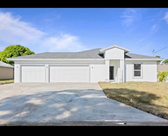 1233 SW MEDINA Avenue Port St Lucie FL 34953
