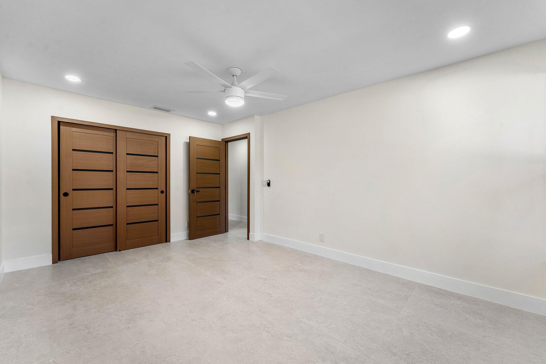 BOCA RATON SQUARE UNIT 18 - Residential