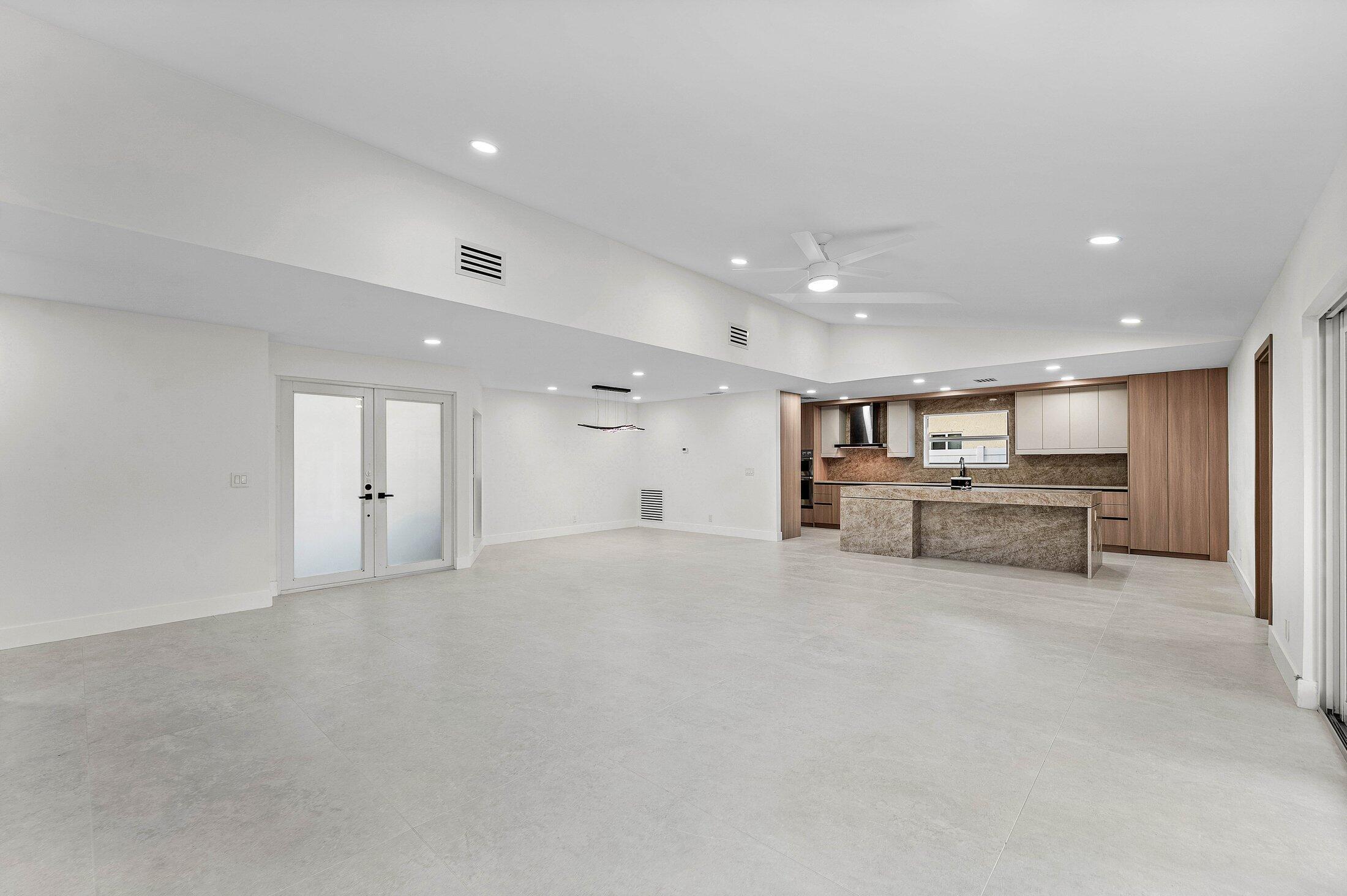 BOCA RATON SQUARE UNIT 18 - Residential