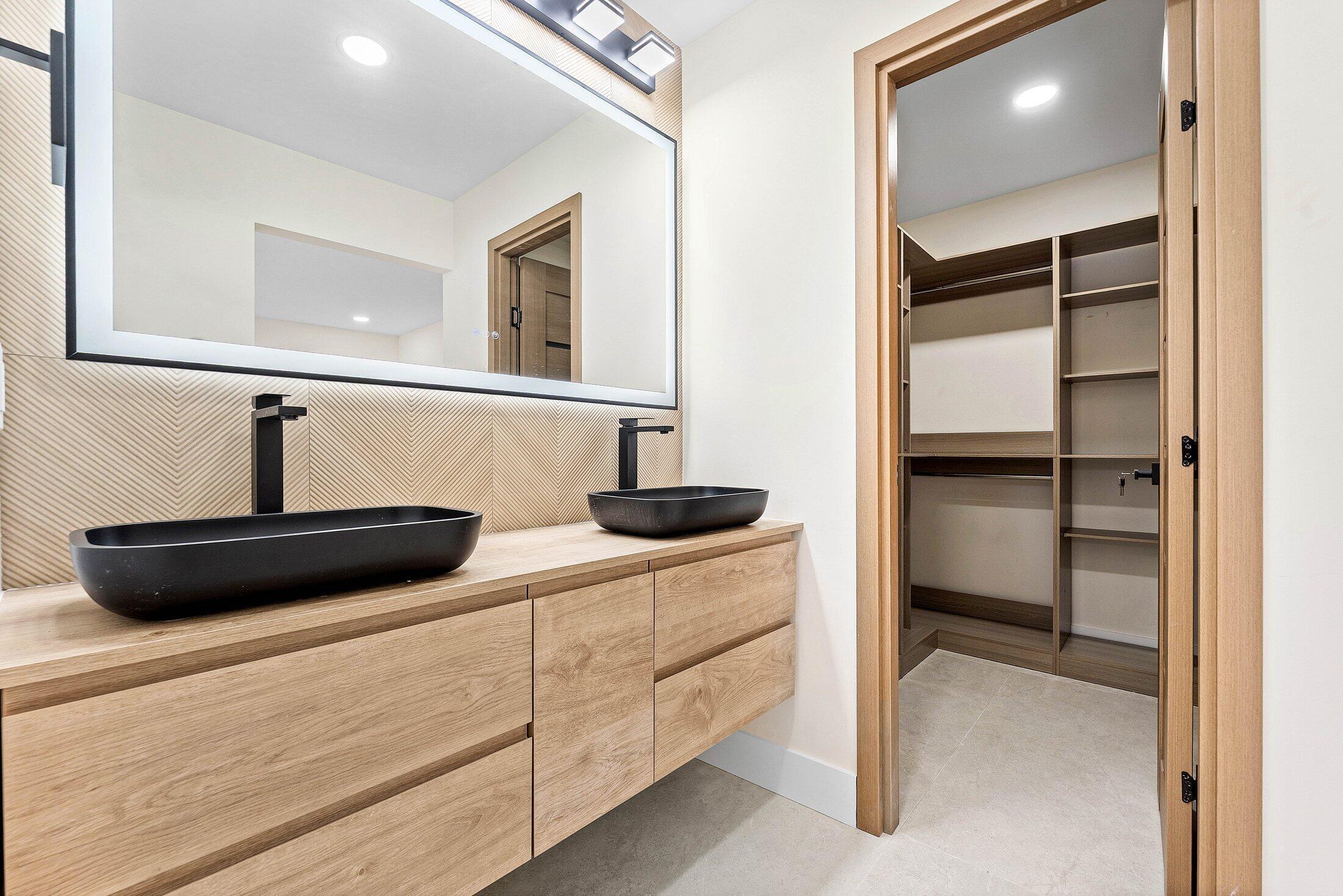 BOCA RATON SQUARE UNIT 18 - Residential