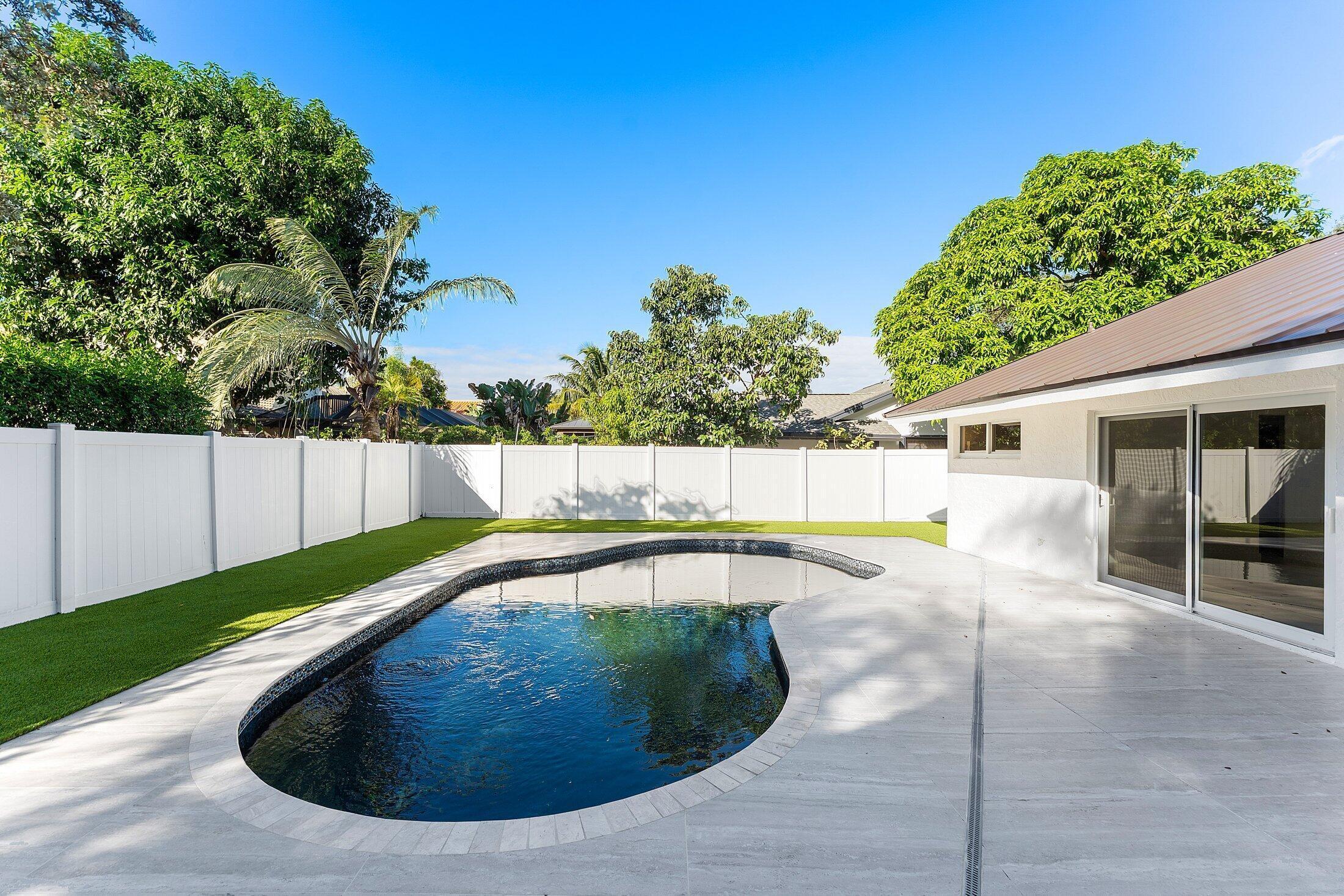 BOCA RATON SQUARE UNIT 18 - Residential