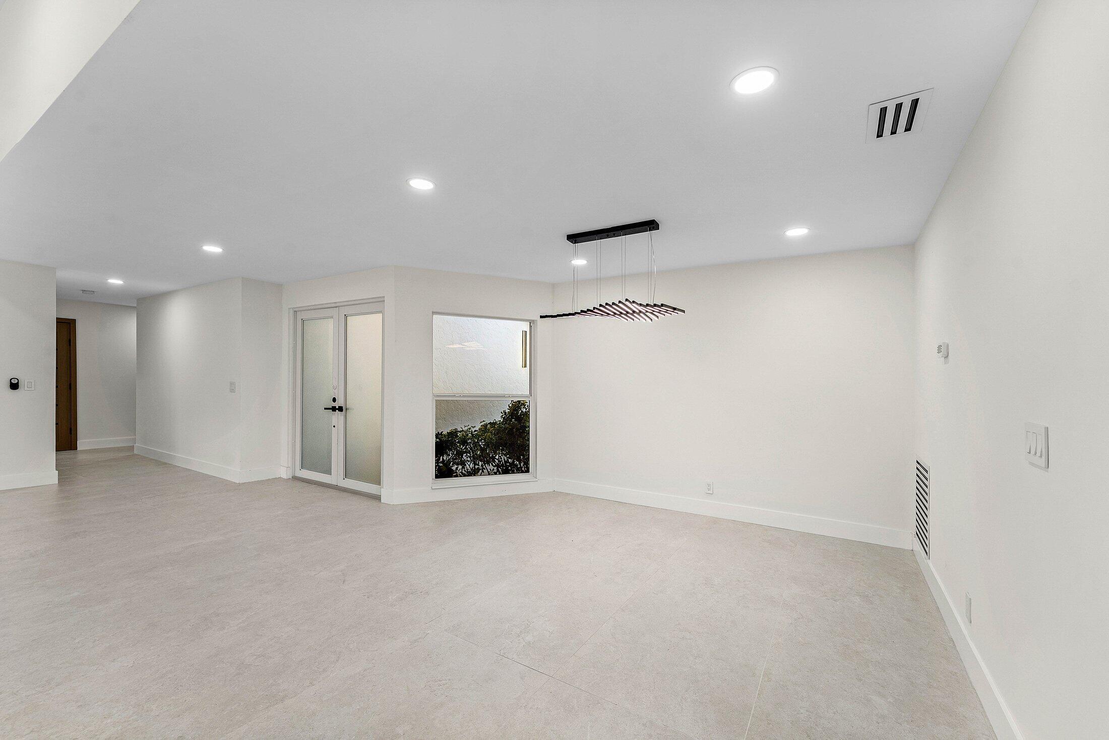 BOCA RATON SQUARE UNIT 18 - Residential