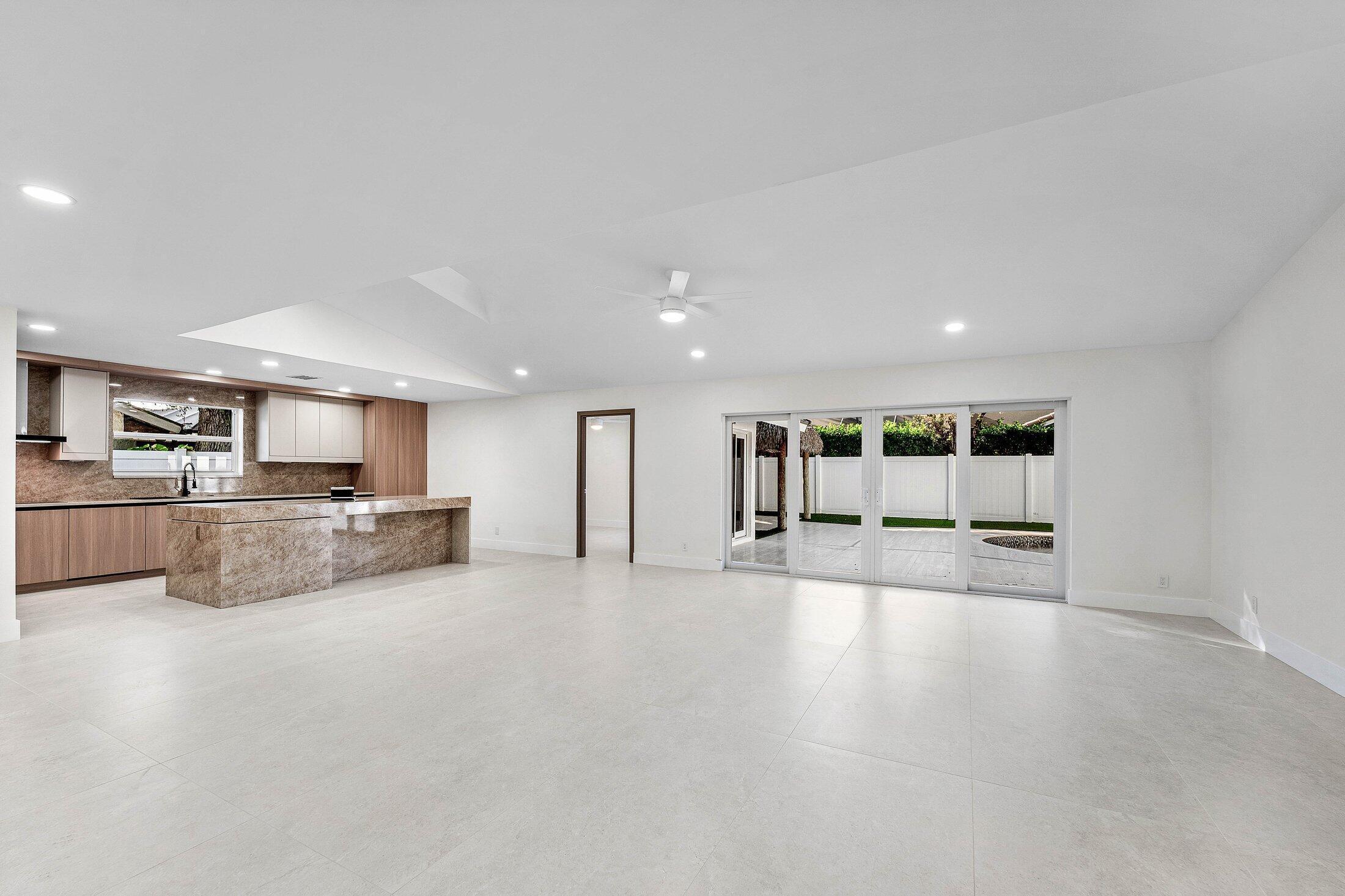 BOCA RATON SQUARE UNIT 18 - Residential