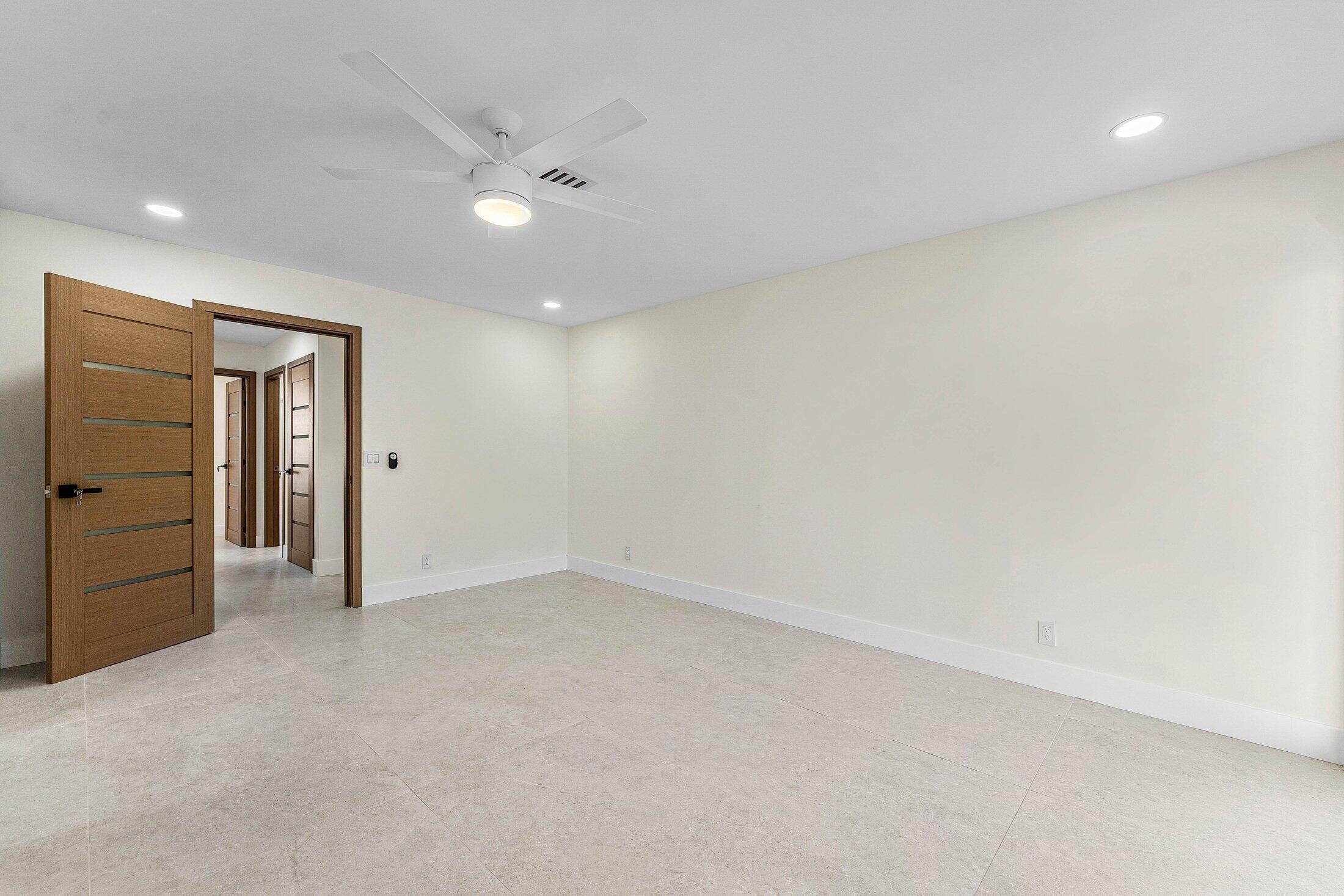 BOCA RATON SQUARE UNIT 18 - Residential