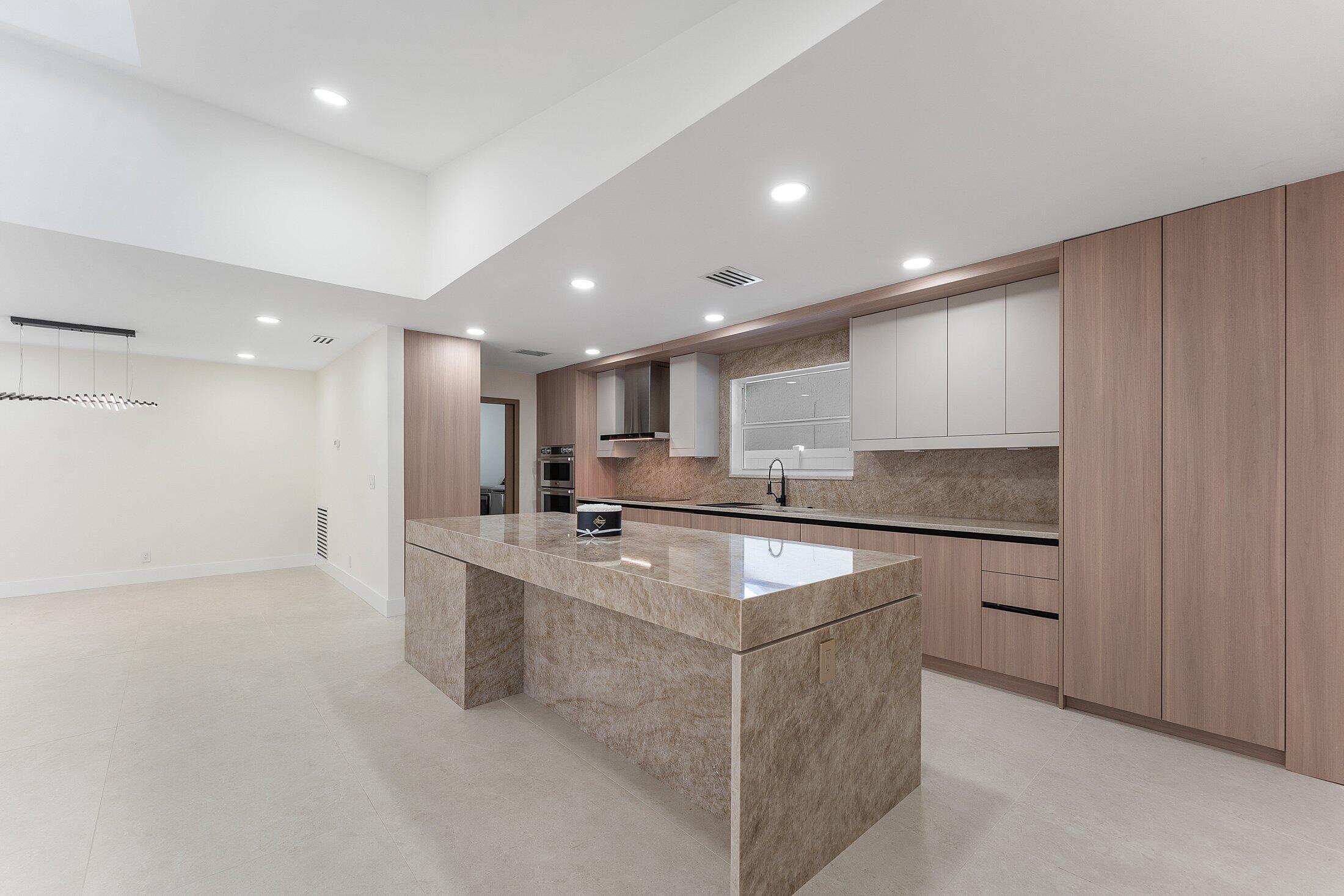 BOCA RATON SQUARE UNIT 18 - Residential