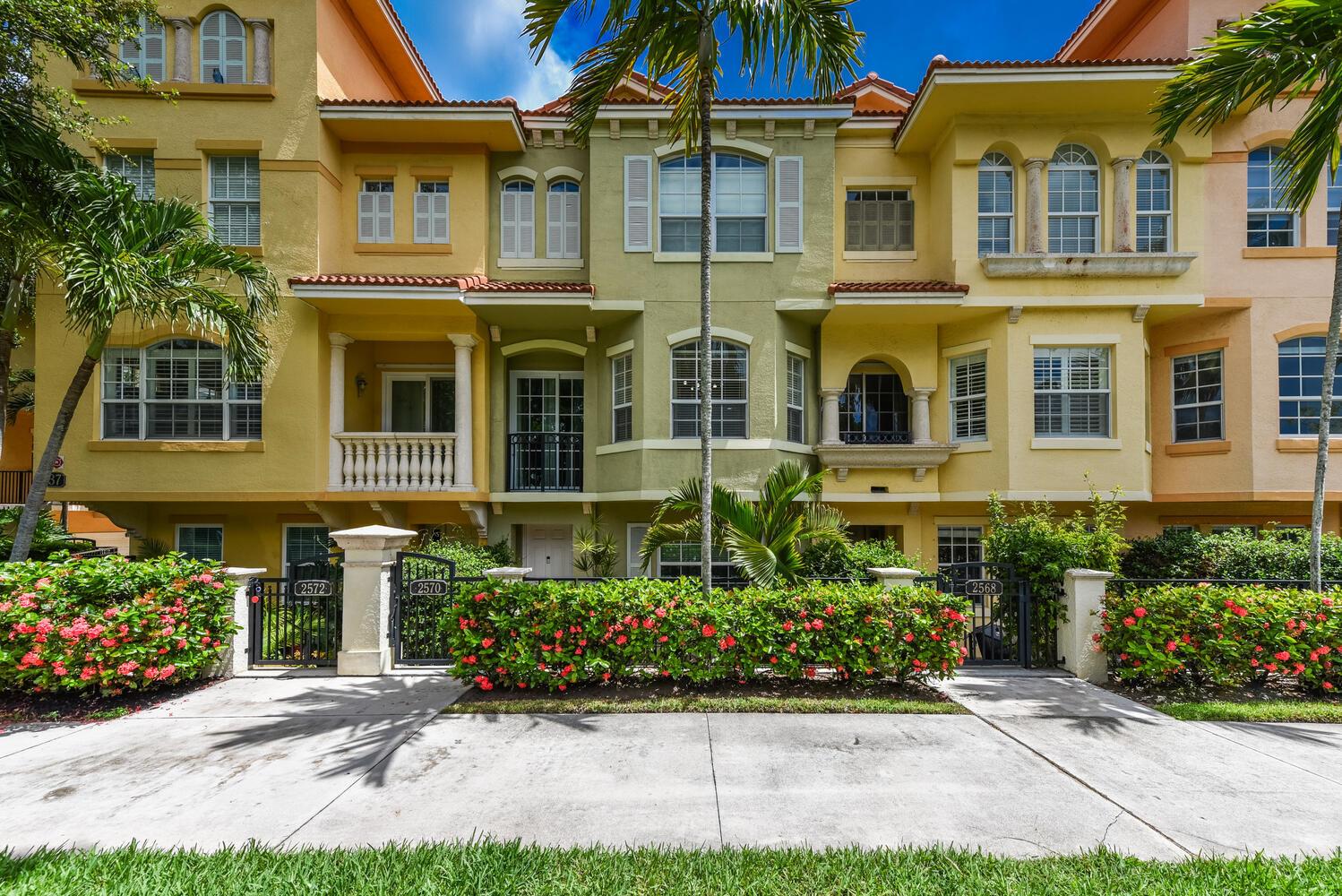 Available for Season 2026! Welcome to this stunning 3-bedrooms 3.5-baths 2-car garage townhome in Palm Beach Gardens. Enjoy resort style living in this gated community with a fantastic pool, hot tub, and a gym. Centrally located near beaches, high end shopping, and fine dining along the PGA Blvd or island flavor Tiki bars in Singer Island or Jupiter. Besides its fantastic location, this immaculate, beautifully furnished home offers a spacious and functional layout perfect for relaxation and entertainment.
