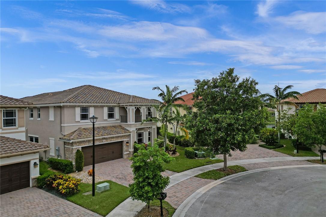 MiraLago - Residential