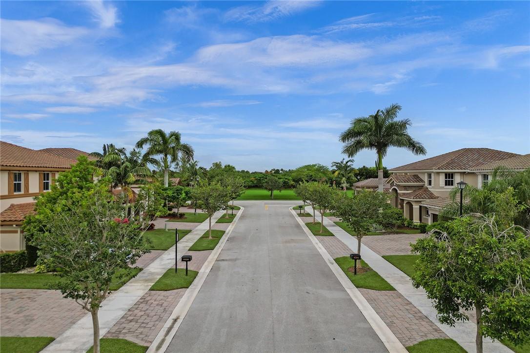 MiraLago - Residential