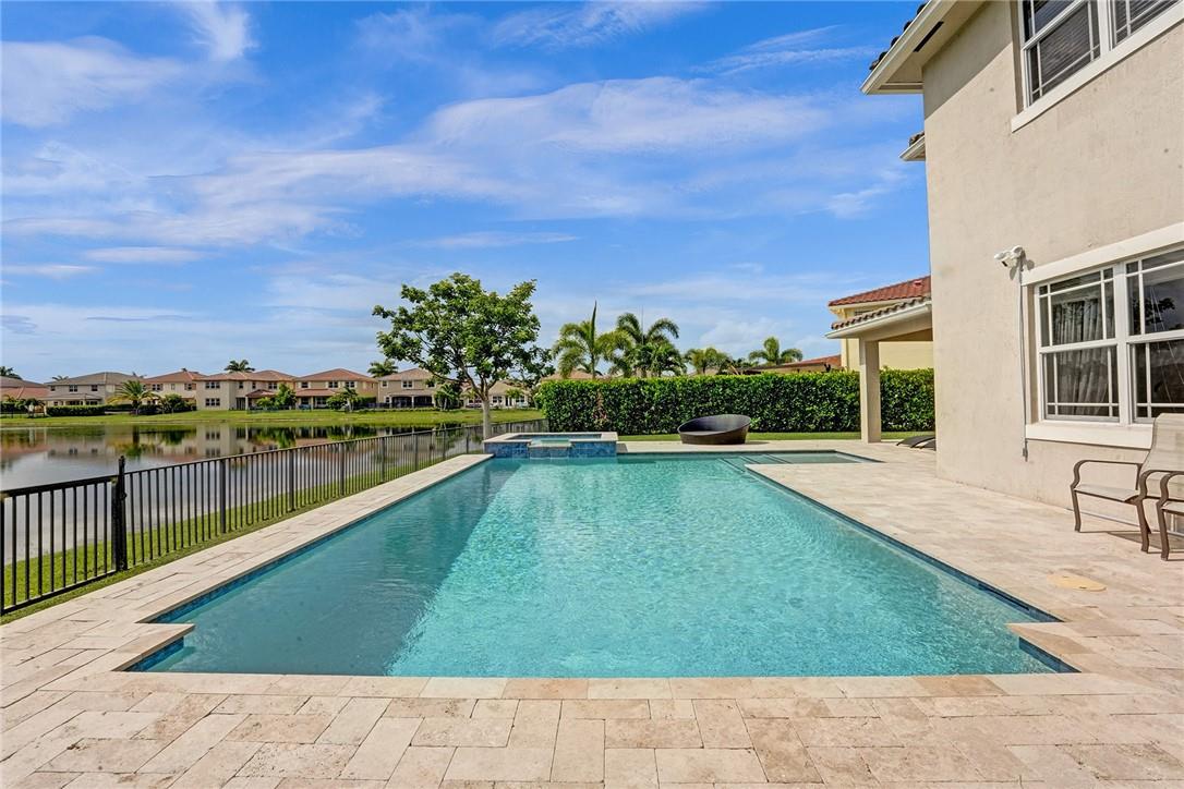 MiraLago - Residential