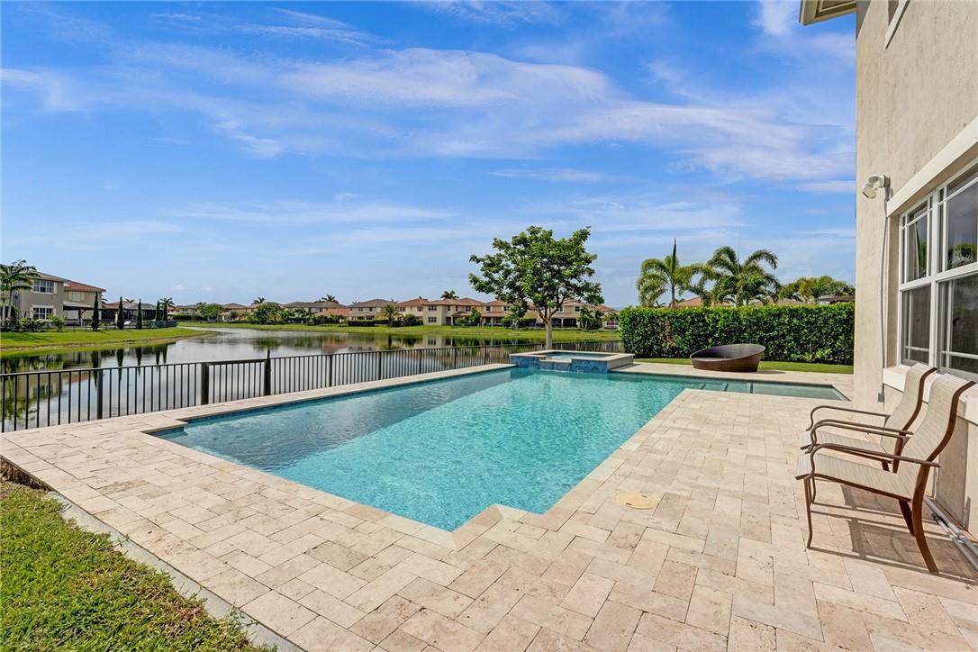 MiraLago - Residential