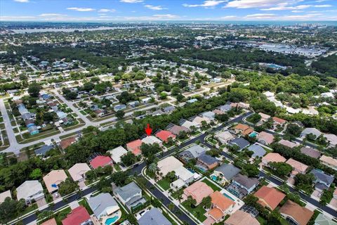 Single Family Residence in Jupiter FL 164 Jones Creek Drive Dr 35.jpg