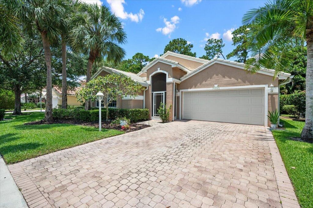 Photo of 164 Jones Creek Drive, Jupiter, FL 33458 (MLS # R10988402)