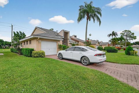 Tiny photo for 6869 Fountains Circle #6869, Lake Worth, FL 33467 (MLS # F10534733)