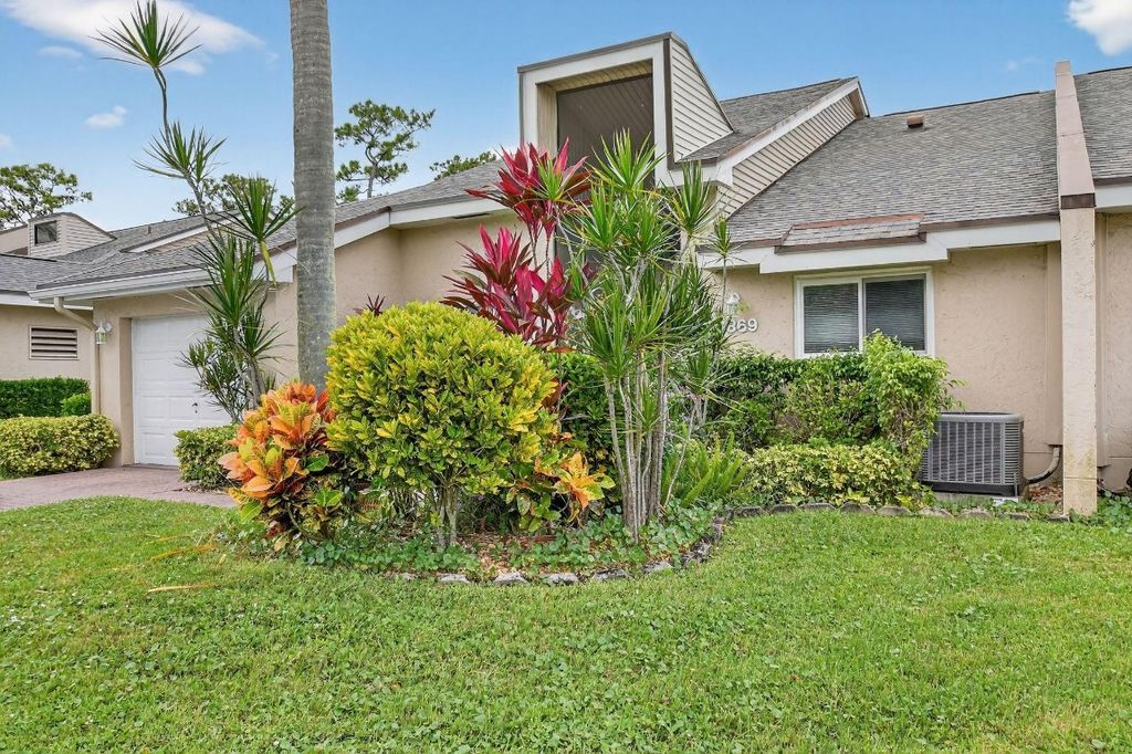 Photo of 6869 Fountains Circle #6869, Lake Worth, FL 33467 (MLS # F10534733)