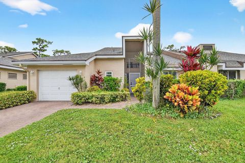 Tiny photo for 6869 Fountains Circle #6869, Lake Worth, FL 33467 (MLS # F10534733)