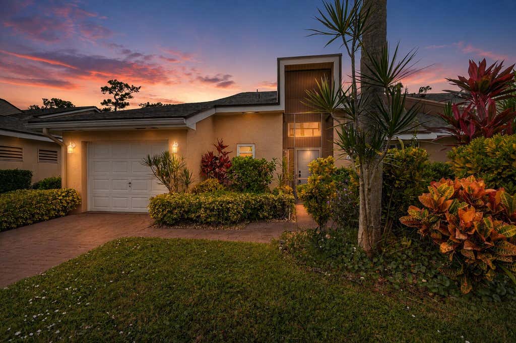 Photo of 6869 Fountains Circle #6869, Lake Worth, FL 33467 (MLS # F10534733)
