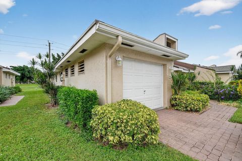 Tiny photo for 6869 Fountains Circle #6869, Lake Worth, FL 33467 (MLS # F10534733)