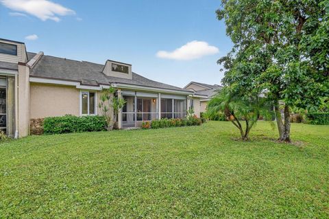 Tiny photo for 6869 Fountains Circle #6869, Lake Worth, FL 33467 (MLS # F10534733)