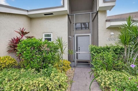 Tiny photo for 6869 Fountains Circle #6869, Lake Worth, FL 33467 (MLS # F10534733)
