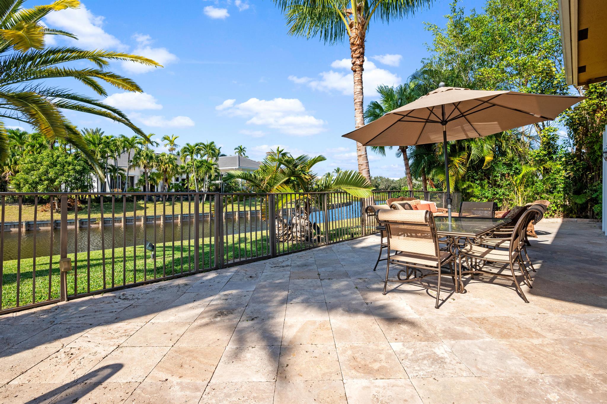 COVENTRY AT WOODFIELD COU - Residential