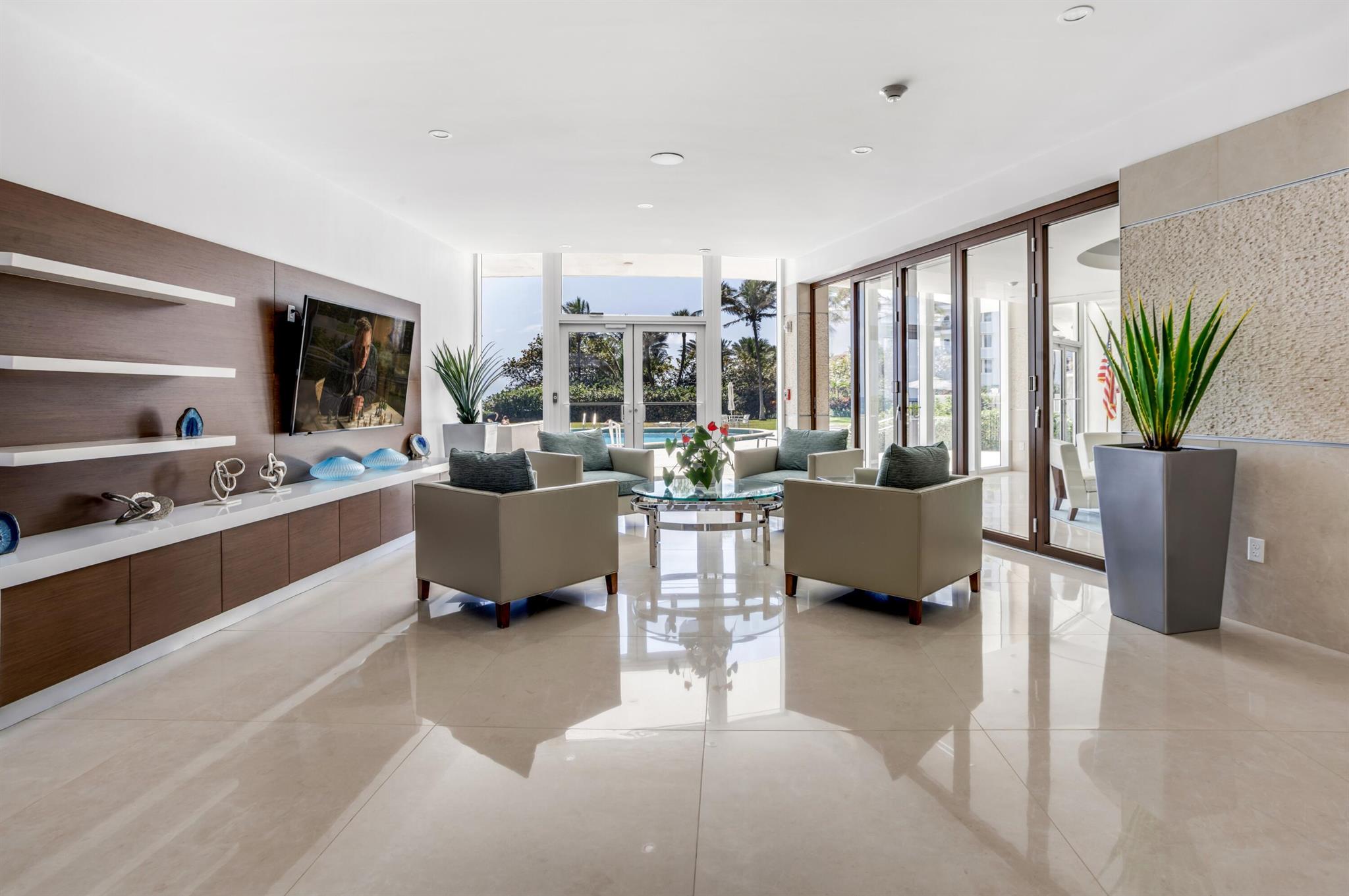 SABAL POINT - Residential