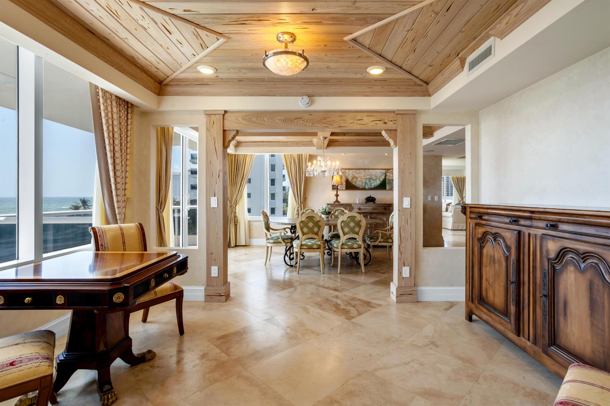 SABAL POINT - Residential