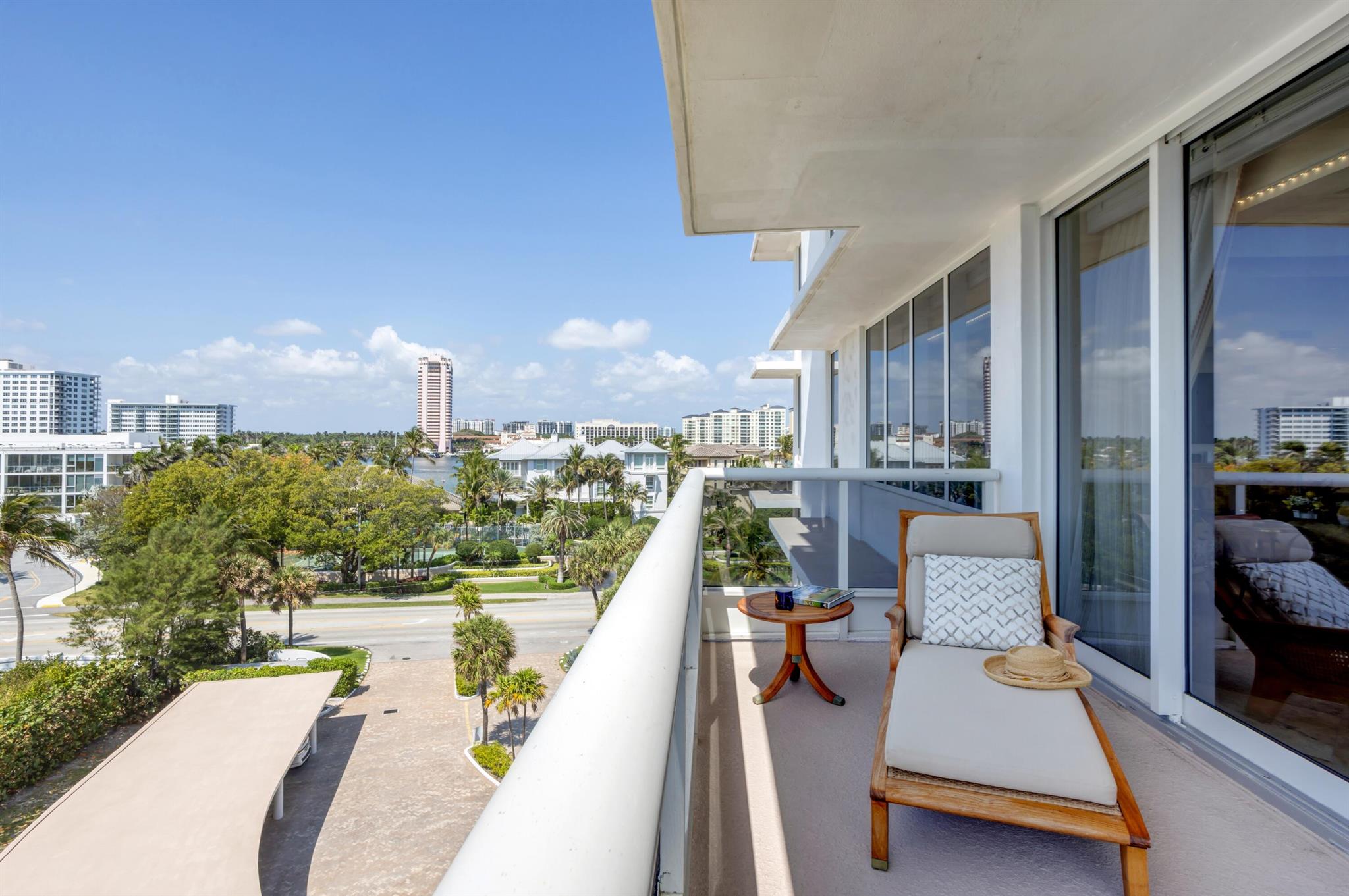 SABAL POINT - Residential