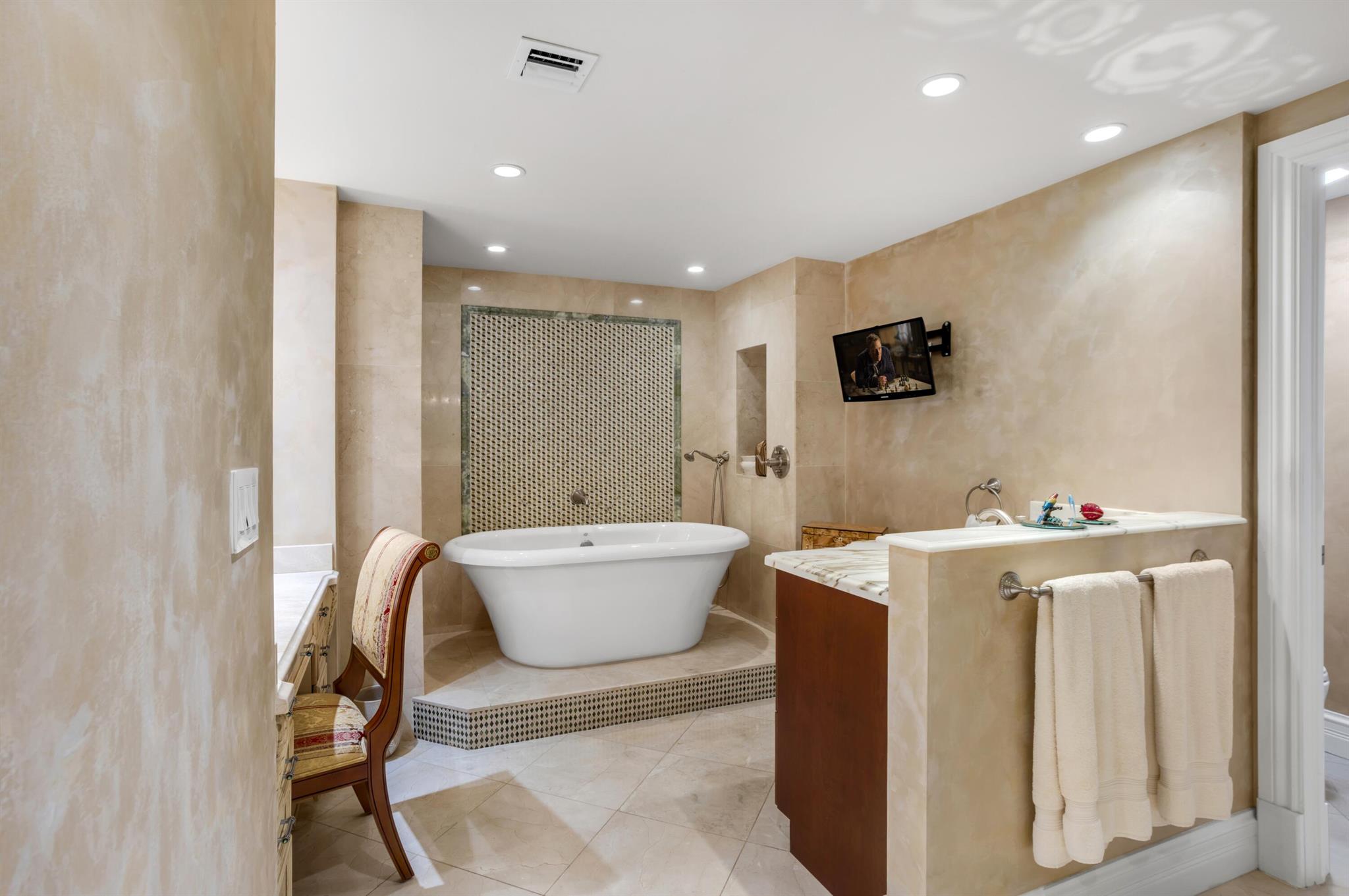 SABAL POINT - Residential