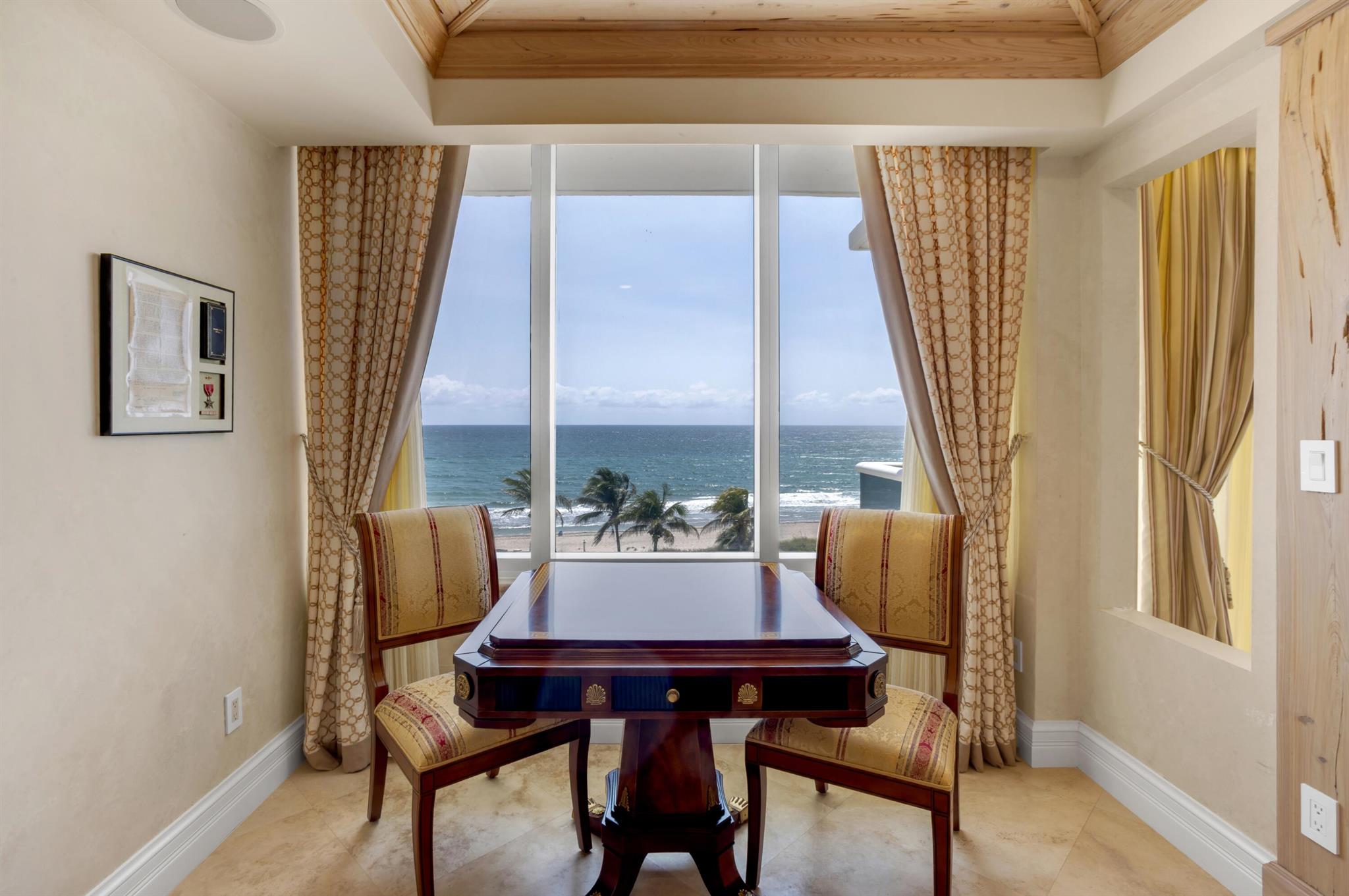 SABAL POINT - Residential