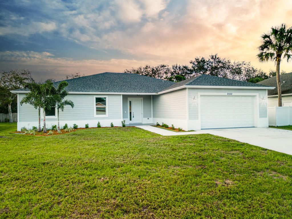 Photo of 476 SW Bradshaw Circle, Port Saint Lucie, FL 34953 (MLS # R11008274)