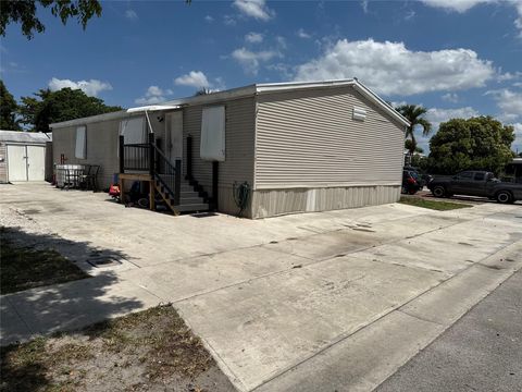 710 SW 134th Ave Davie FL 33325