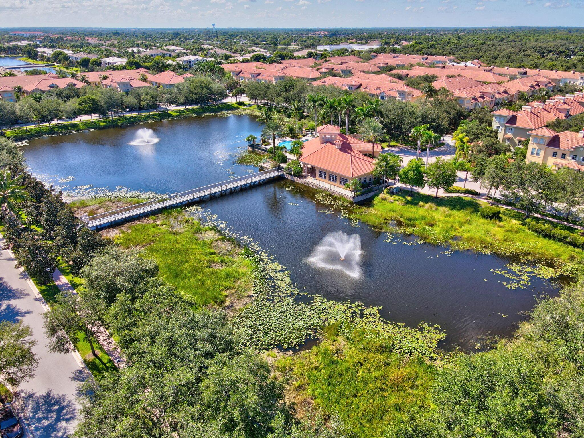 HARBOUR OAKS - Residential