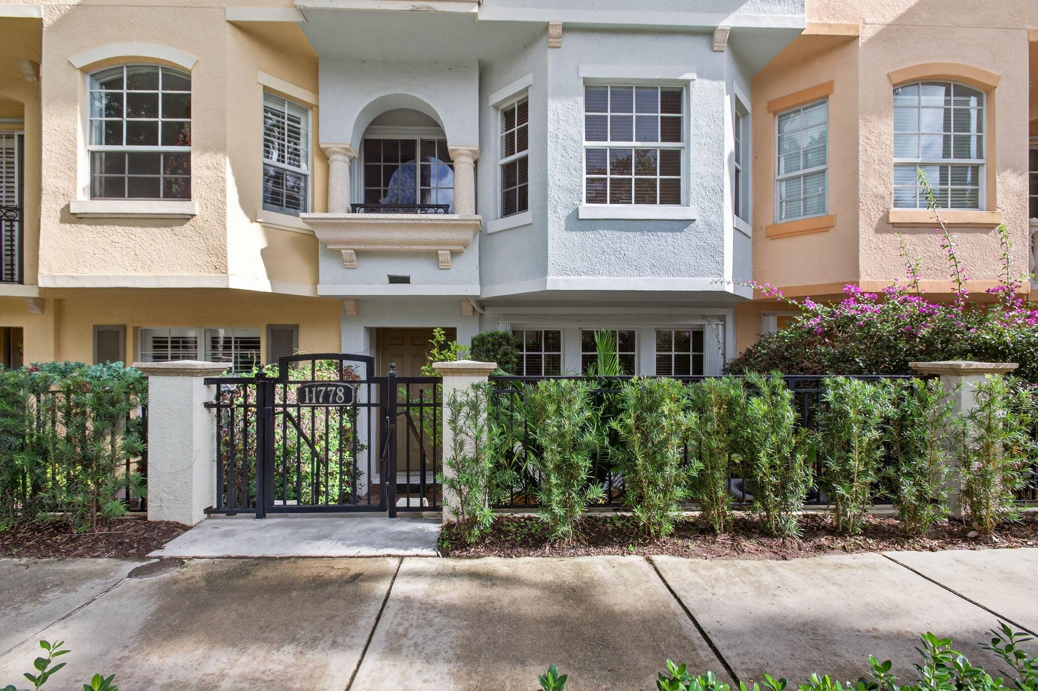 HARBOUR OAKS - Residential