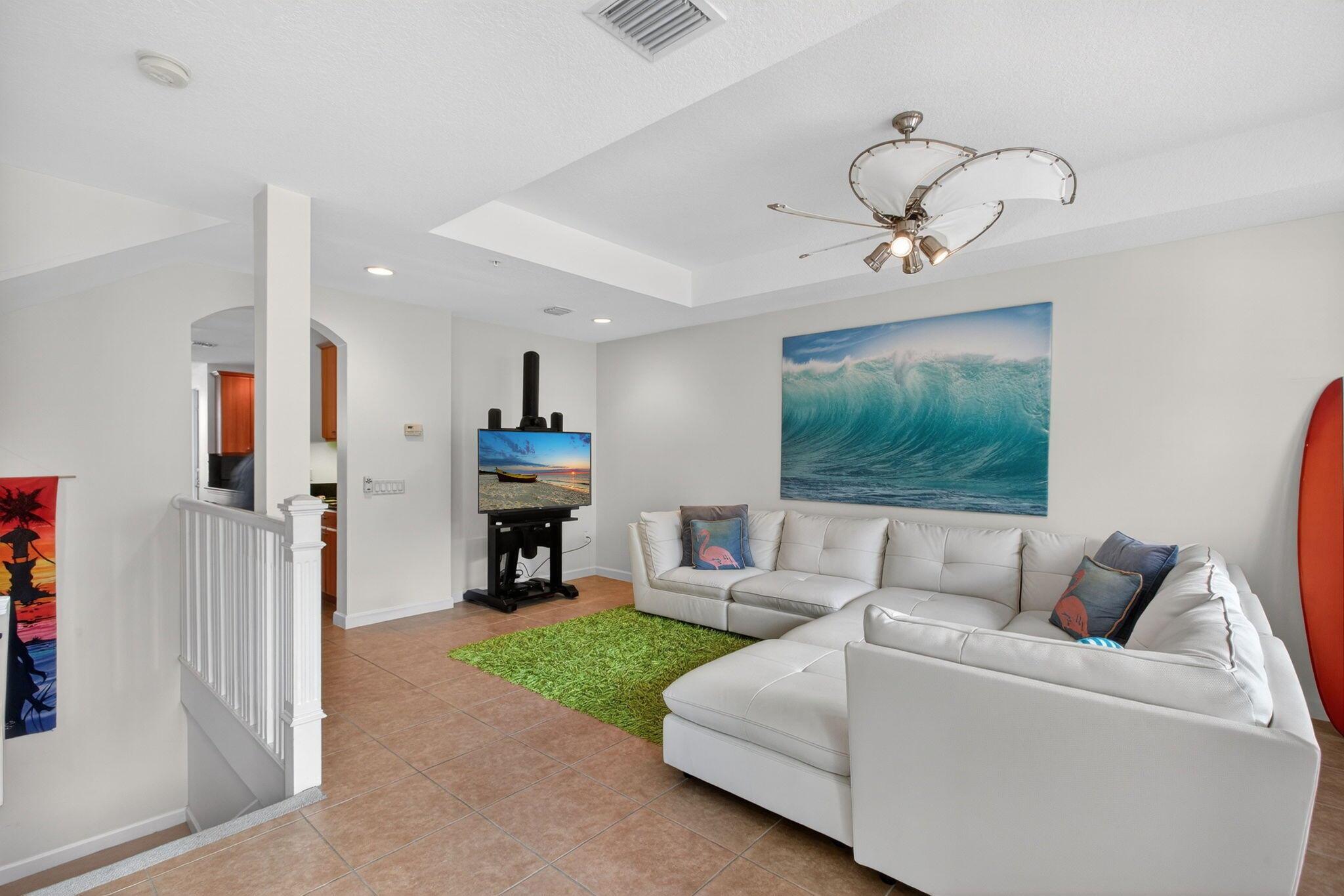 View photos, virtual tours, details... 11778 Valencia Gardens Avenue