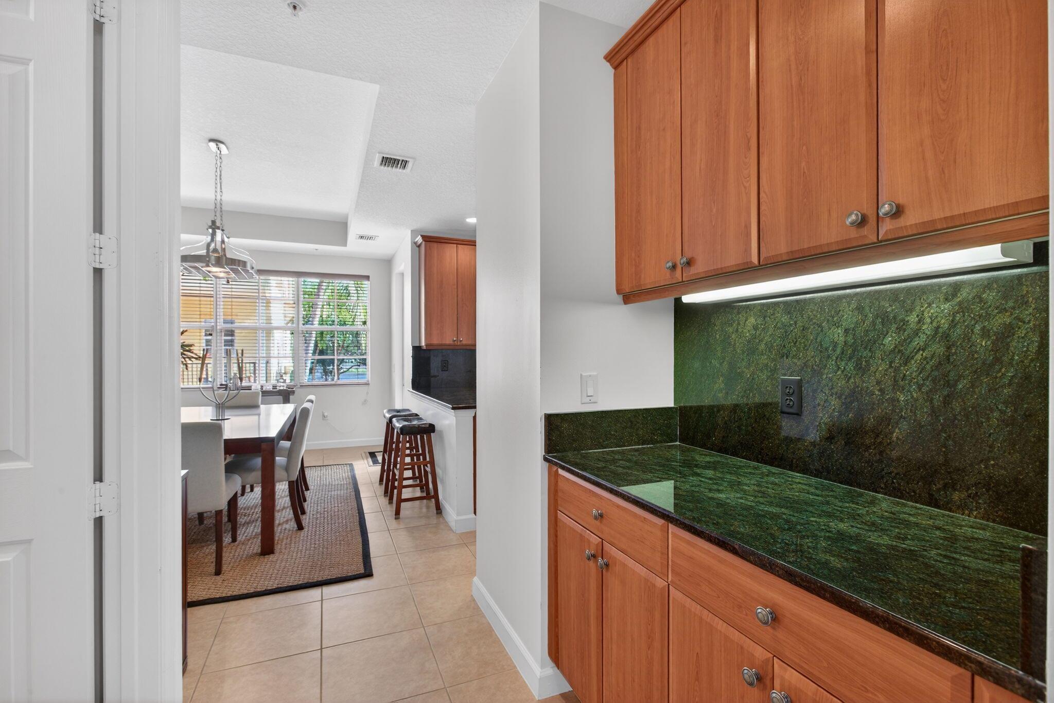 HARBOUR OAKS - Residential