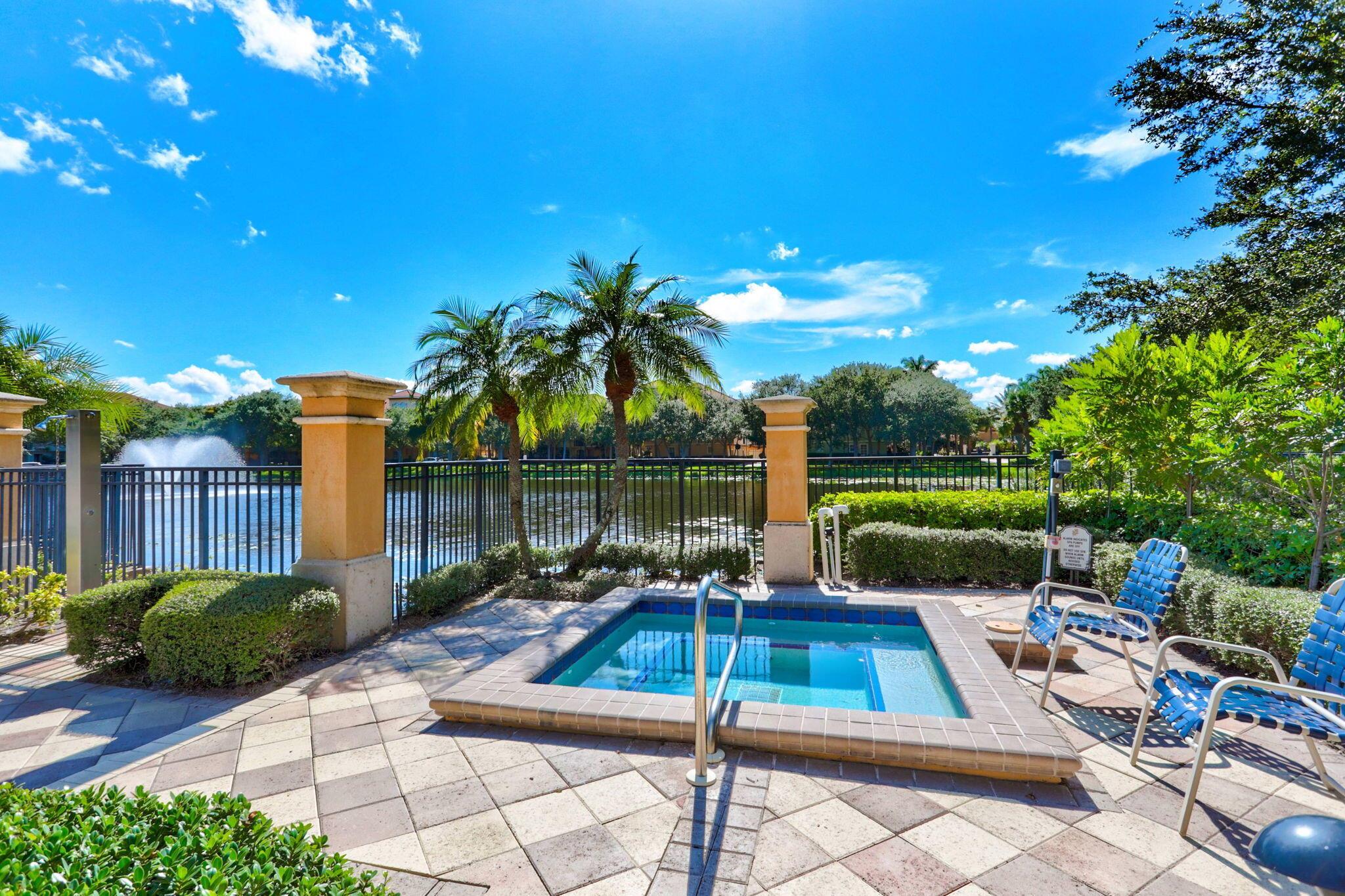 HARBOUR OAKS - Residential