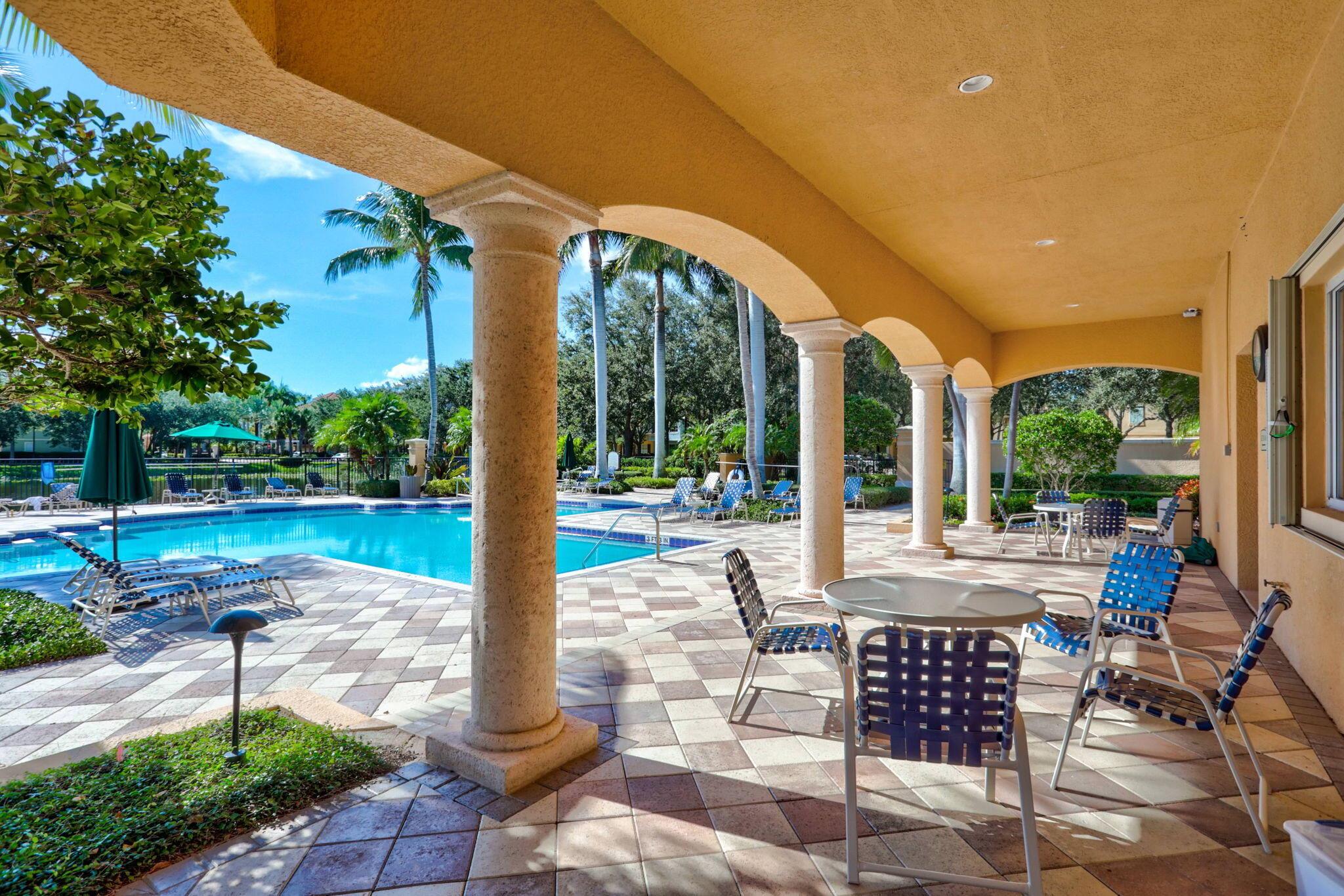 HARBOUR OAKS - Residential