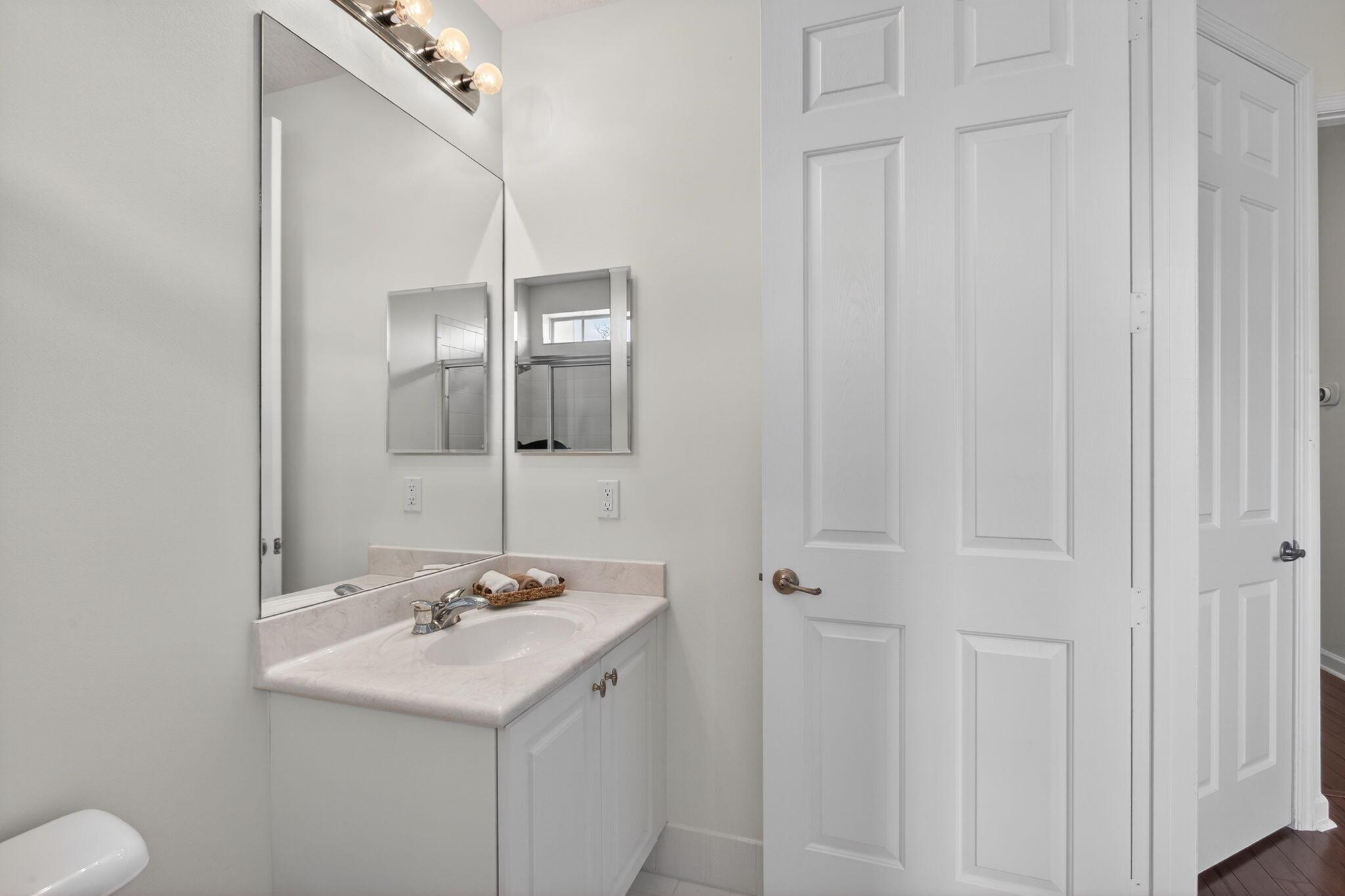 HARBOUR OAKS - Residential