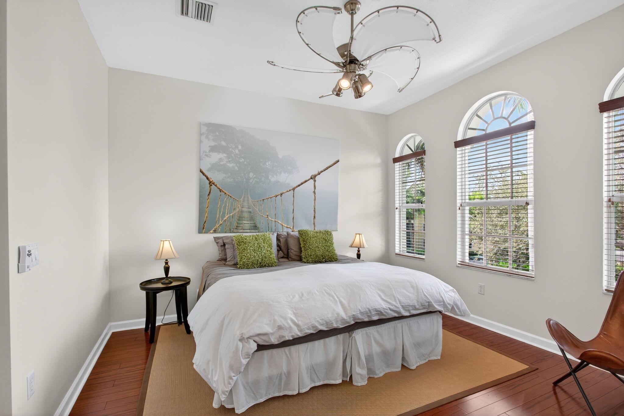 HARBOUR OAKS - Residential