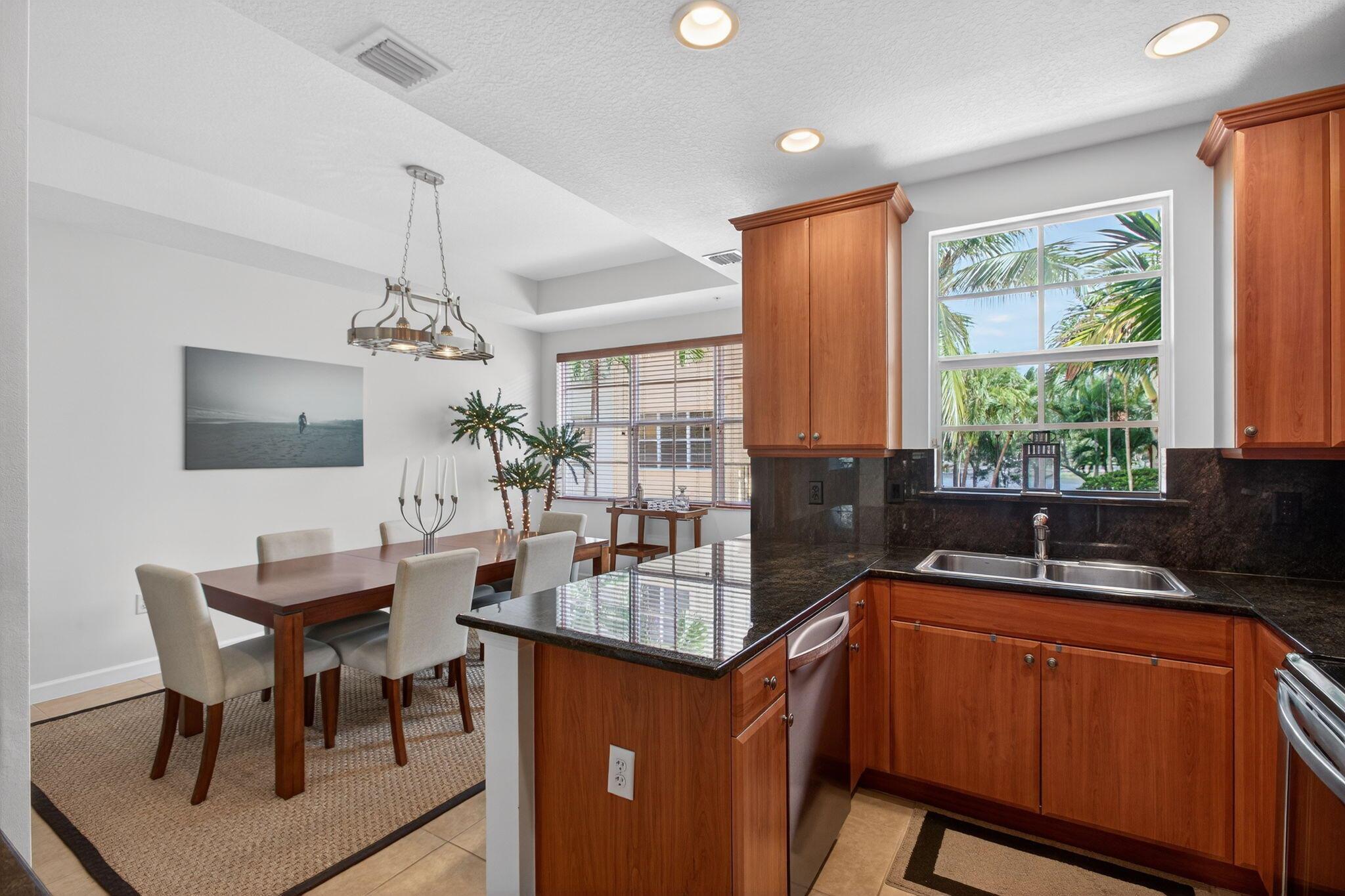 HARBOUR OAKS - Residential