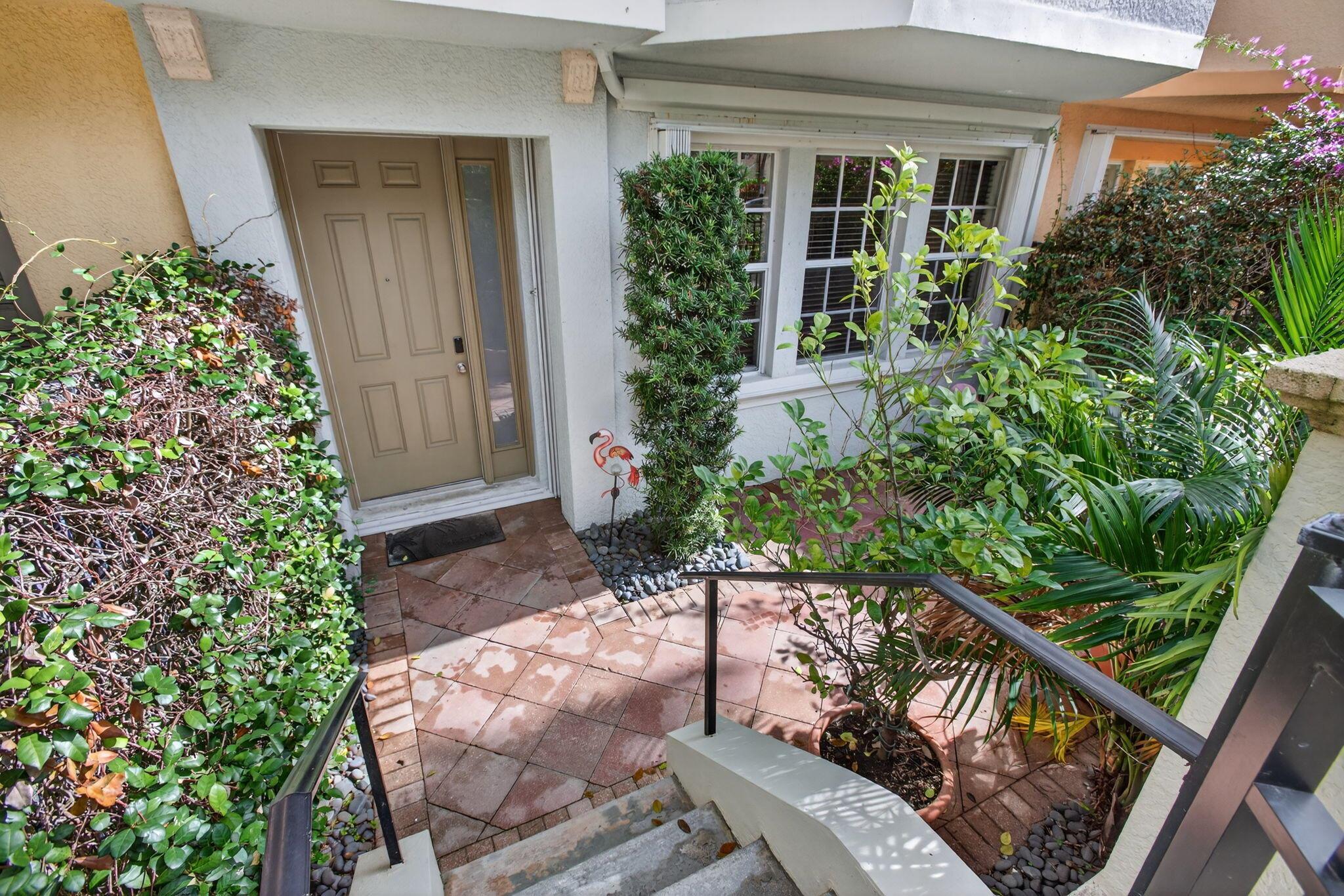 HARBOUR OAKS - Residential