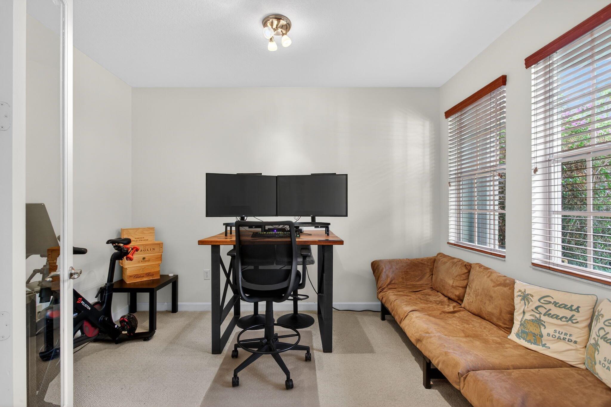 HARBOUR OAKS - Residential