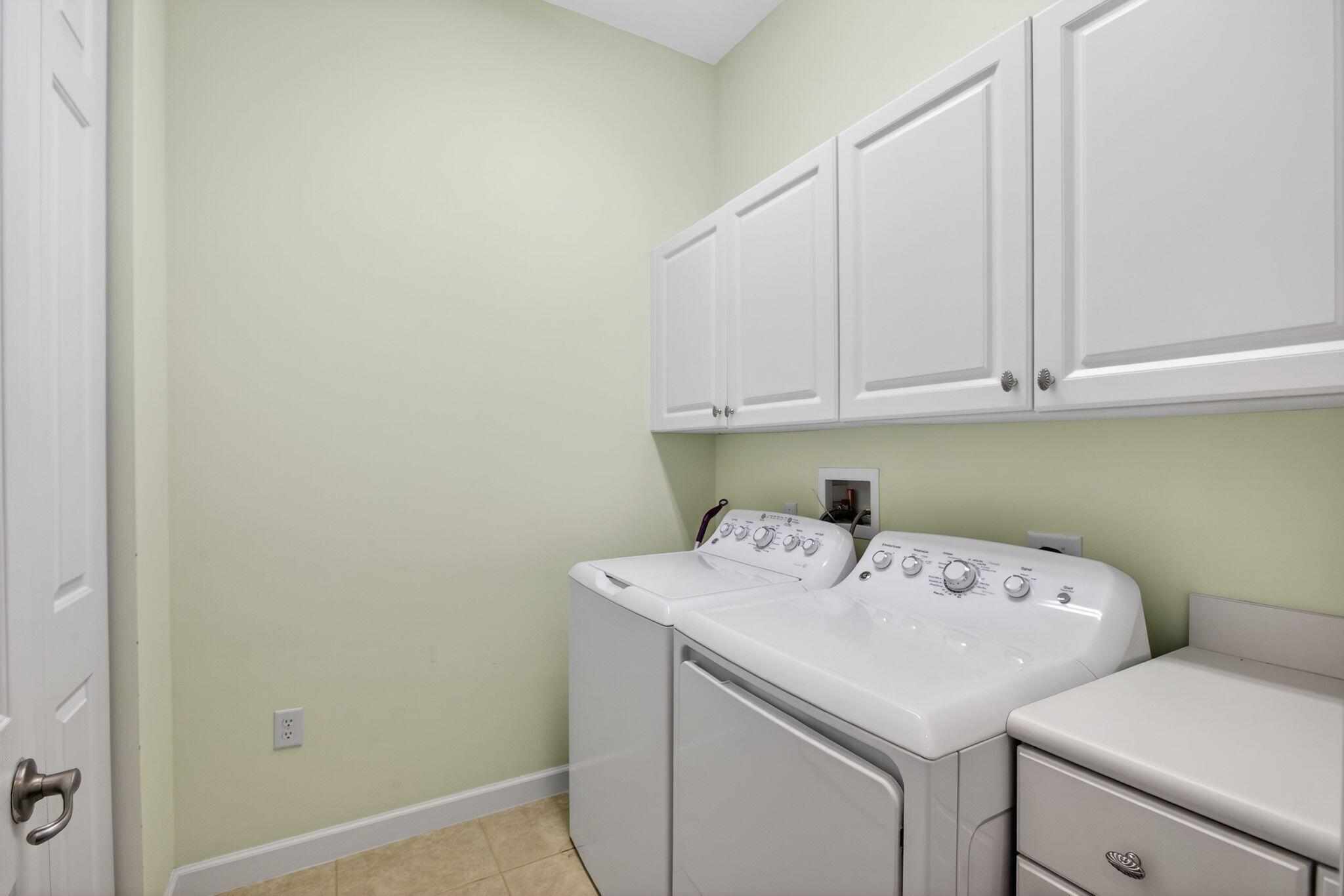 HARBOUR OAKS - Residential