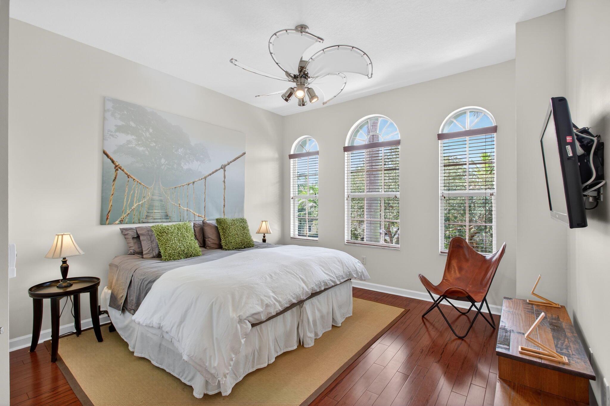 HARBOUR OAKS - Residential