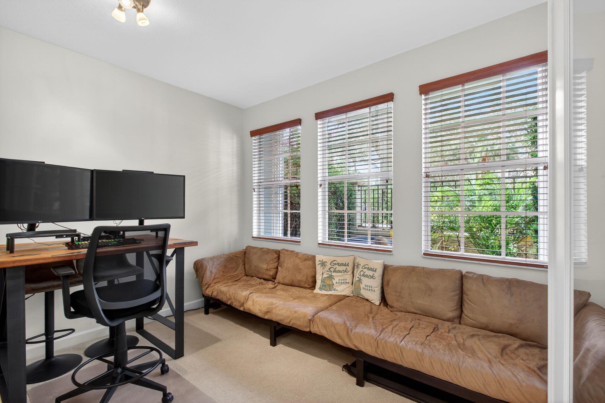 HARBOUR OAKS - Residential