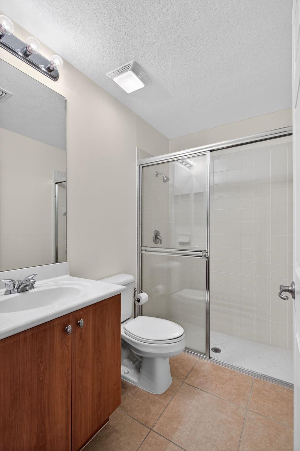 HARBOUR OAKS - Residential