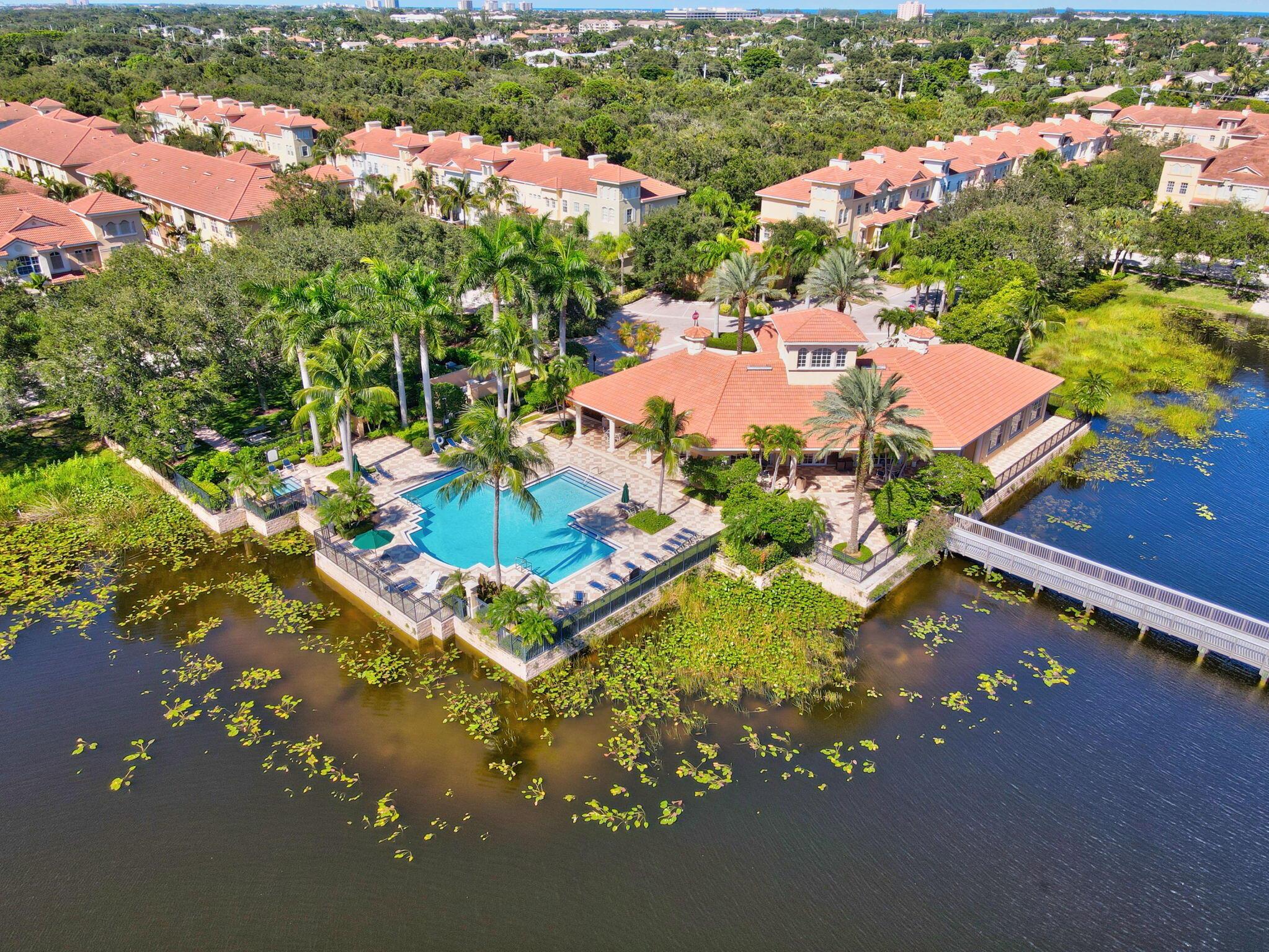 HARBOUR OAKS - Residential