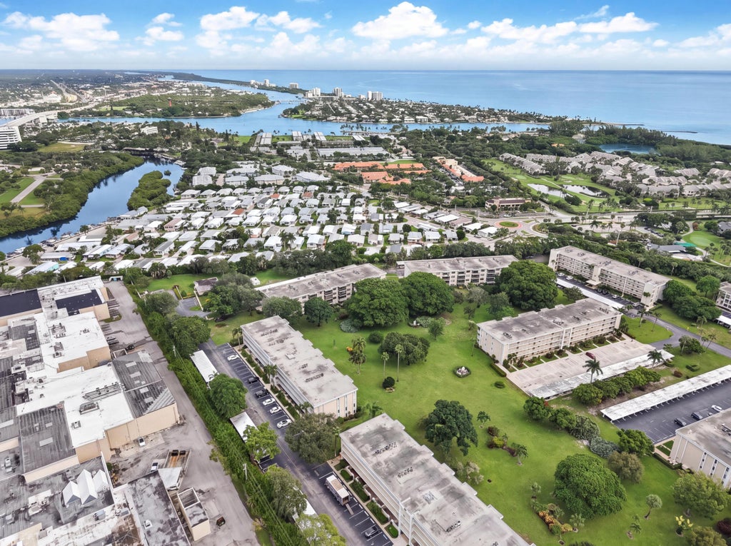 Photo of 300 N Hwy A1A #402 O, Jupiter, FL 33477 (MLS # B26083155)